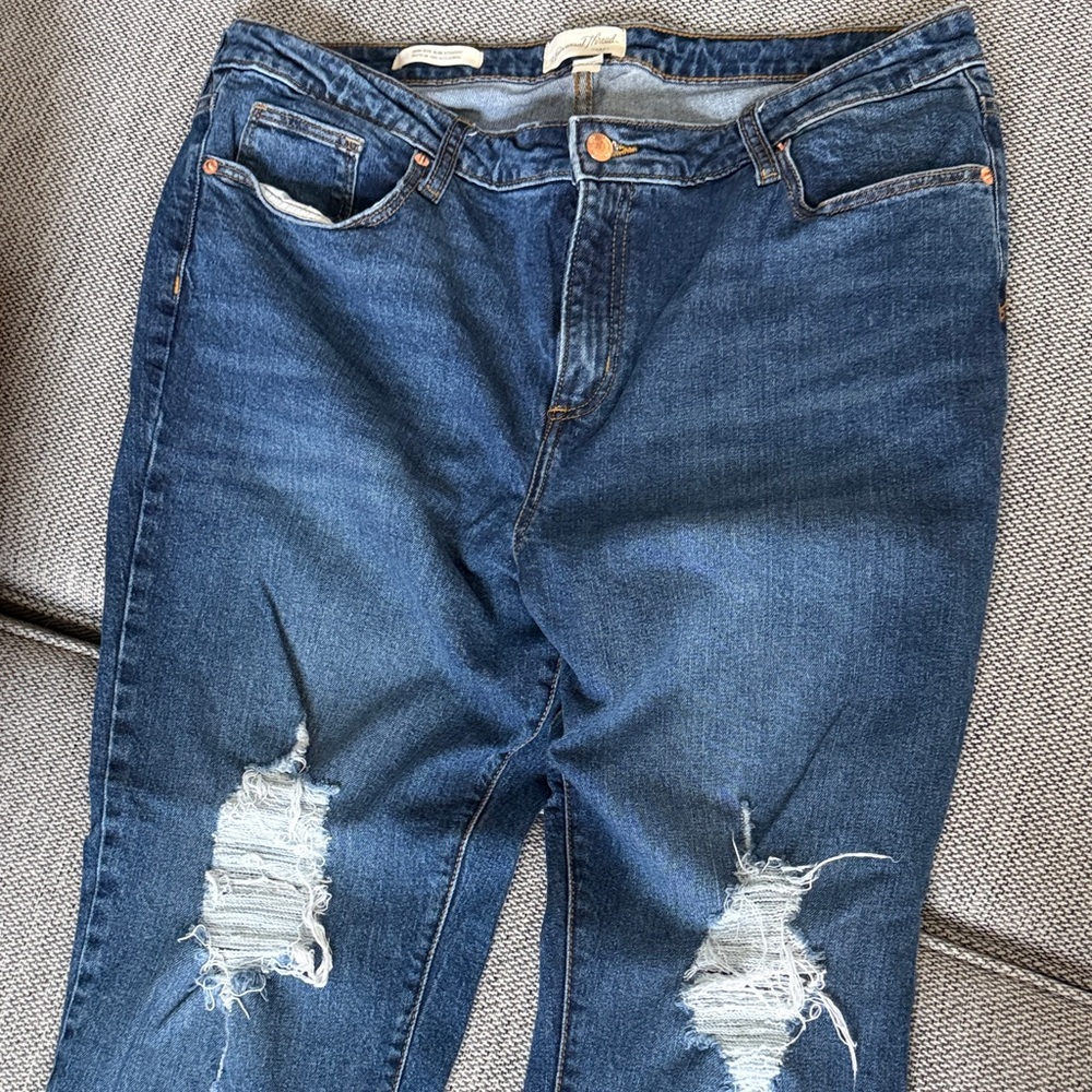 Dark Blue Universal Thread Distressed Women's Jeans 18/34R